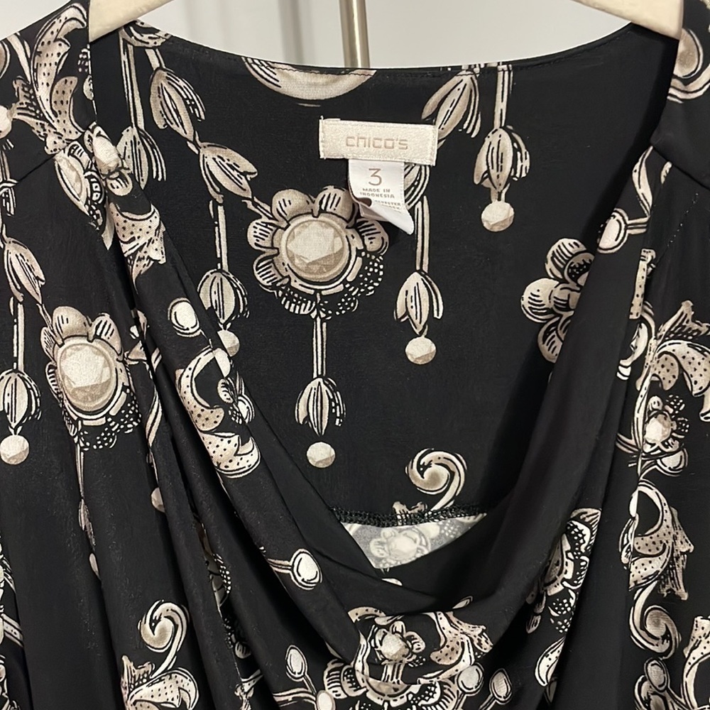 Chico’s Black Floral Top Size L - Picture 4 of 6